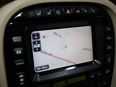 Used 2008 Jaguar XJ8 image 16