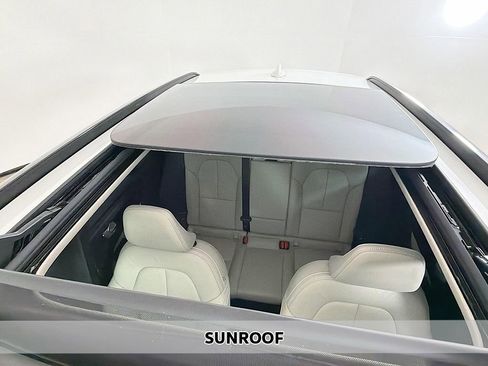 Used 2023 Volvo XC40 B5 Plus w/ Driver Assist Package image 3