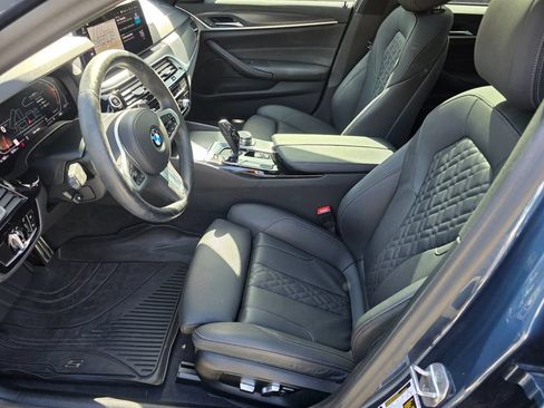 Used 2023 BMW 540i w/ M Sport Package RWD image 8