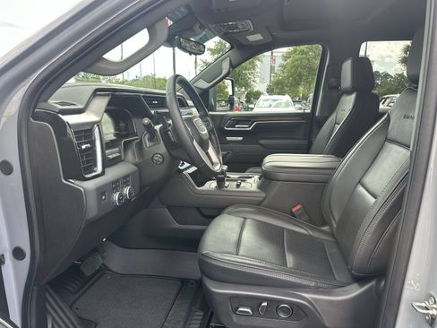 Used 2025 GMC Sierra 1500 Denali w/ Denali Reserve Package AWD/4WD image 16