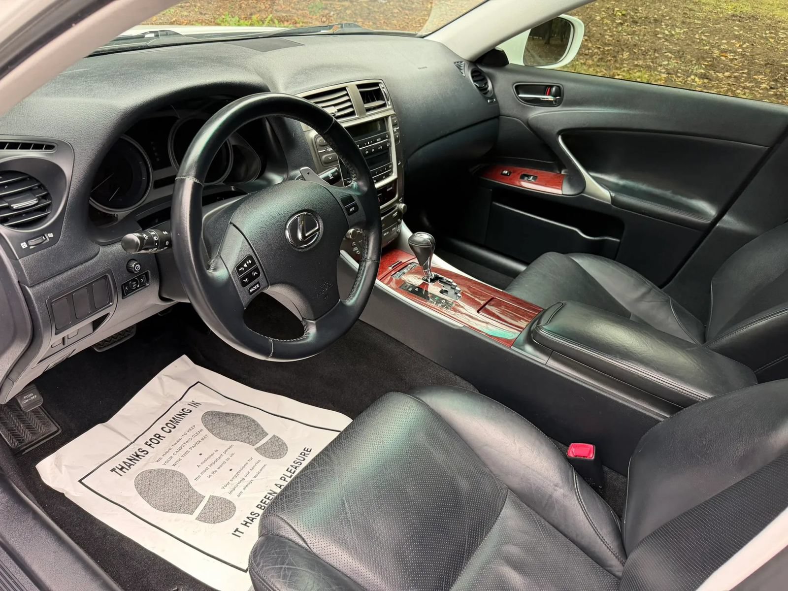 Used 2007 Lexus IS 250 w/ Premium Pkg RWD image 13