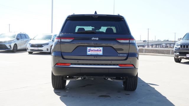 New 2026 Jeep Grand Cherokee Limited w/ Luxury Tech Group II RWD image 4