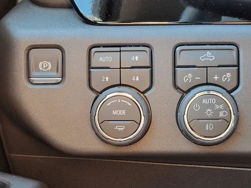 New 2026 Chevrolet Silverado 1500 LT Trail Boss w/ LPO, Dark Essentials Package AWD/4WD image 14