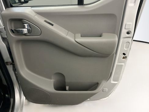 Used 2020 Nissan Frontier SV w/ SV Utility Package AWD/4WD image 30