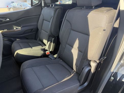 Used 2021 GMC Acadia SLE w/ Driver Convenience Package FWD image 17