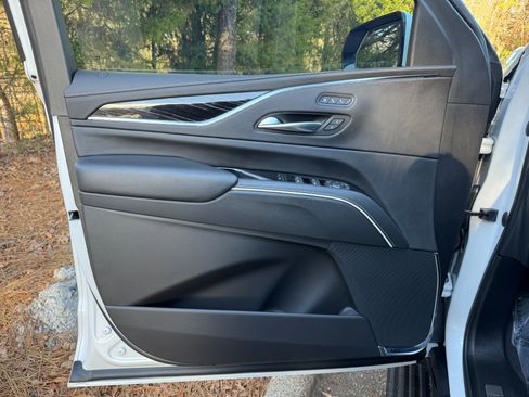 Used 2023 Cadillac Escalade ESV Sport w/ Touring Package image 19