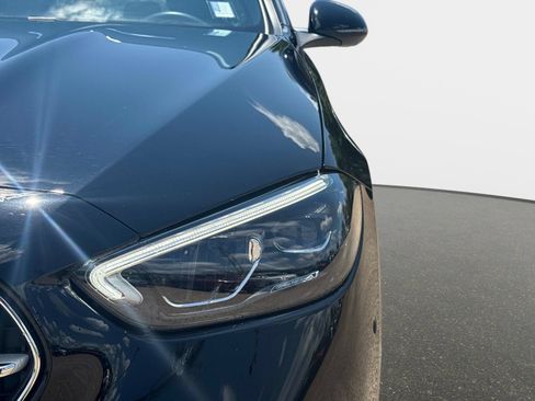 Used 2025 Mercedes-Benz C 300 Sedan image 9