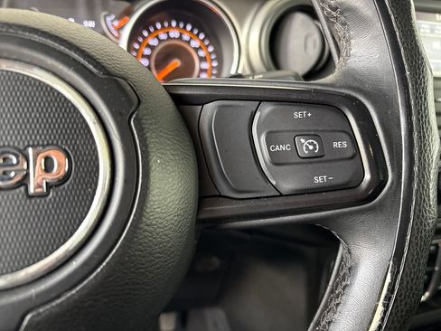 Used 2018 Jeep Wrangler Unlimited Sport S AWD/4WD image 44