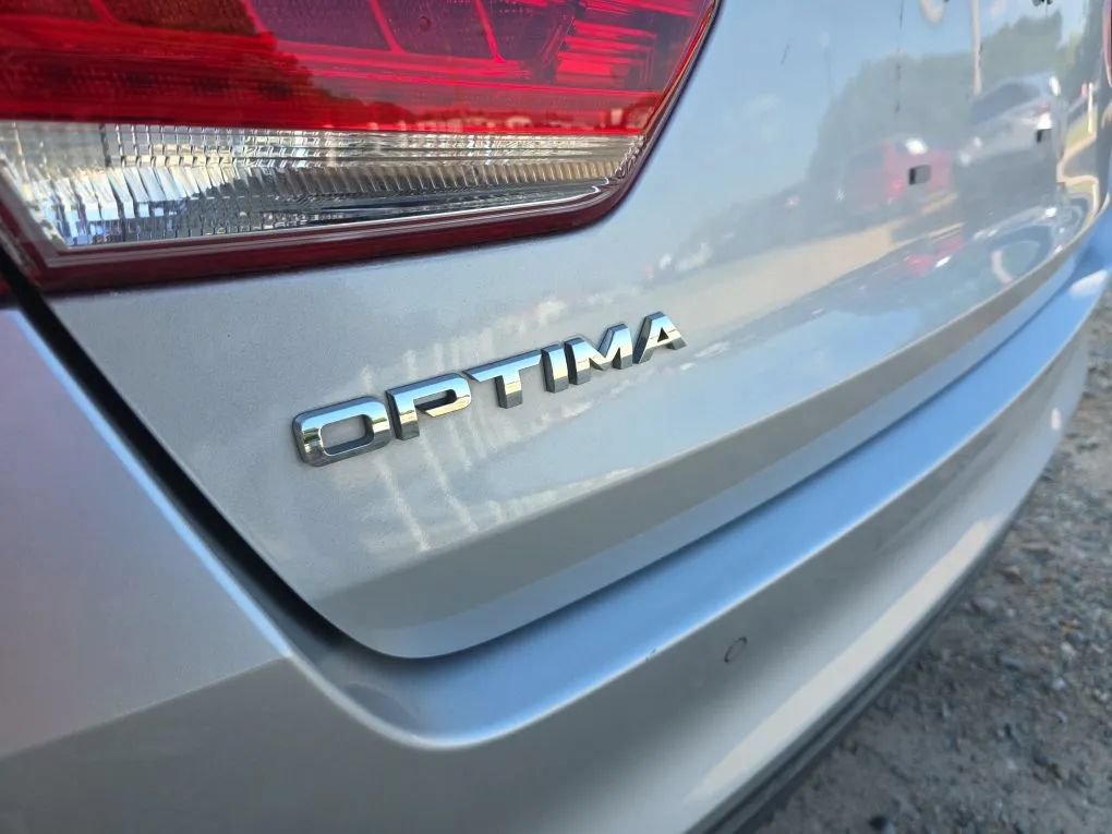 Used 2018 Kia Optima EX FWD image 11