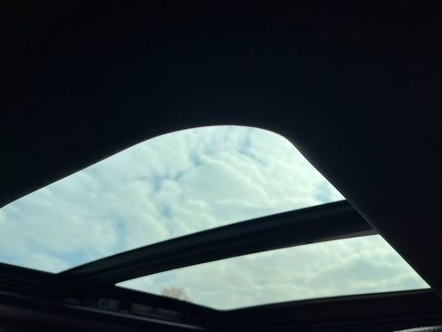 Used 2022 Nissan Titan PRO-4X w/ Pro-4x Convenience Package image 7