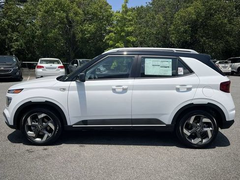 New 2026 Hyundai Venue SEL FWD image 10