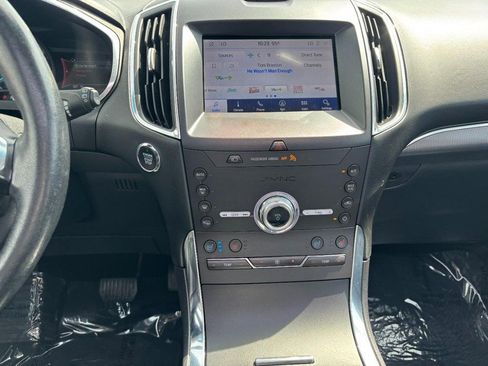Used 2020 Ford Edge Titanium w/ Equipment Group 301A FWD image 16