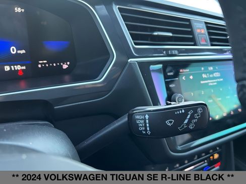 Used 2024 Volkswagen Tiguan SE R-Line image 29