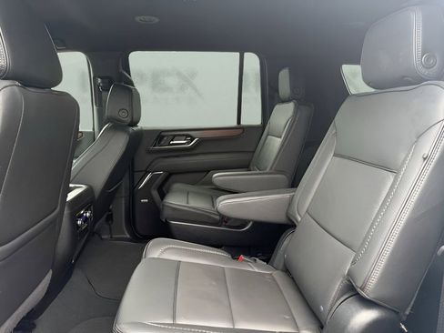 Used 2025 GMC Yukon XL Denali AWD/4WD image 21