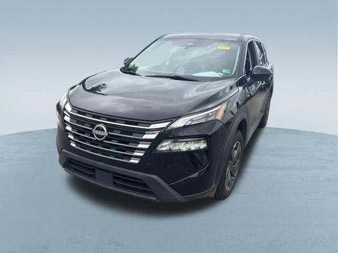 Used 2024 Nissan Rogue SV FWD image 3