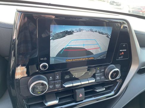 Used 2023 Toyota Highlander L image 21