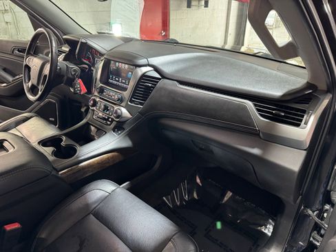Used 2019 Chevrolet Suburban LT image 15