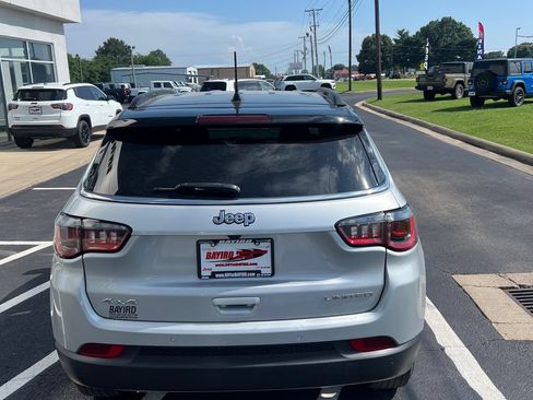 Used 2024 Jeep Compass Limited AWD/4WD image 10
