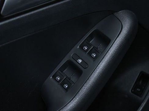 Used 2017 Volkswagen Jetta S image 8