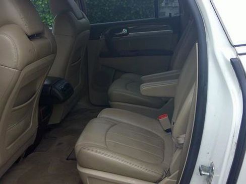 Used 2008 Buick Enclave CXL w/ Entertainment Package #3 image 9
