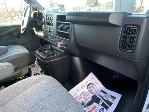 Used 2025 Chevrolet Express 2500 Extended w/ Communications Package image 20