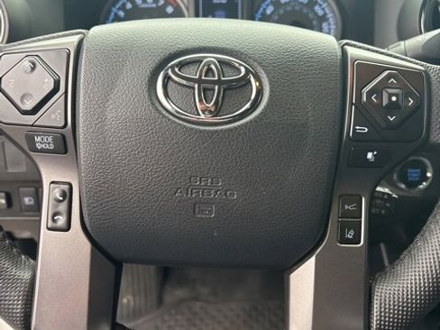 Used 2020 Toyota Tacoma TRD Off-Road image 14