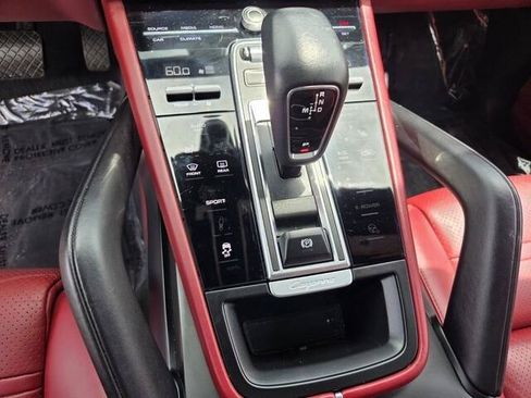Used 2019 Porsche Cayenne AWD/4WD image 7