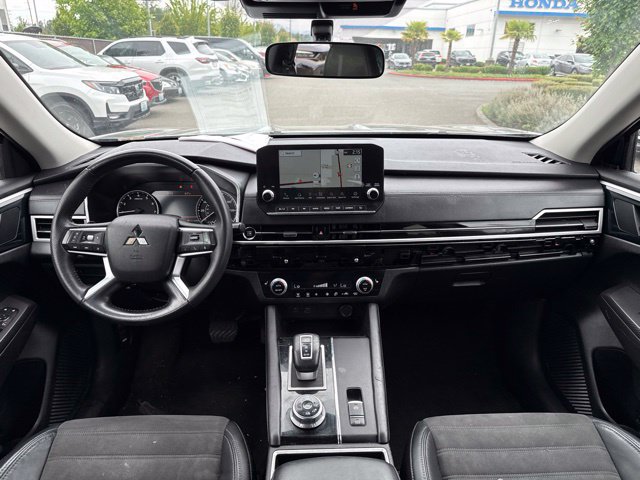 Used 2023 Mitsubishi Outlander SE AWD/4WD image 15