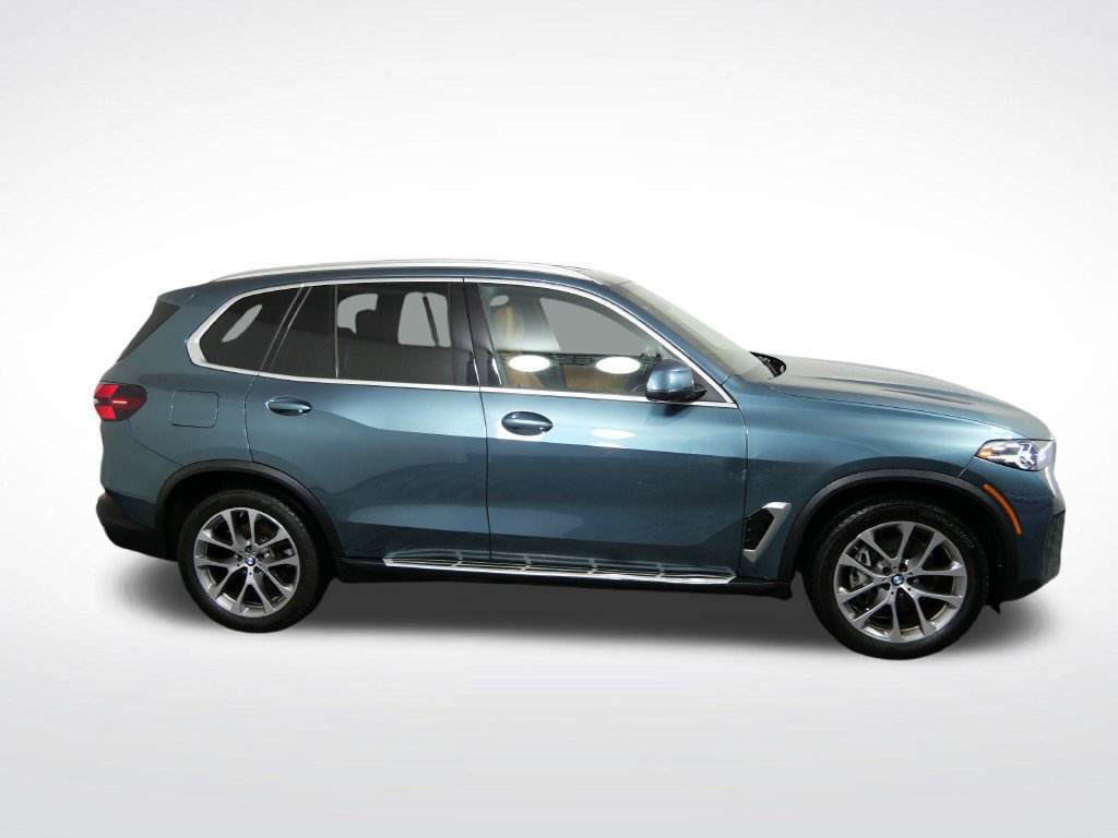 Used 2024 BMW X5 xDrive40i AWD/4WD image 2