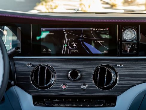 Certified 2026 Rolls-Royce Ghost Extended Wheelbase AWD/4WD image 18