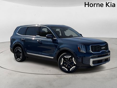 New 2025 Kia Telluride S image 2