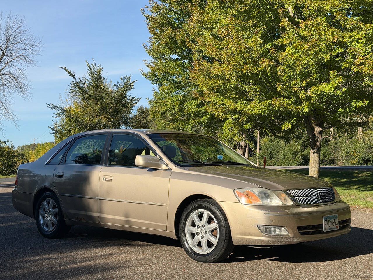 Used 2000 Toyota Avalon XLS w/ Option Pkg 7 FWD image 1