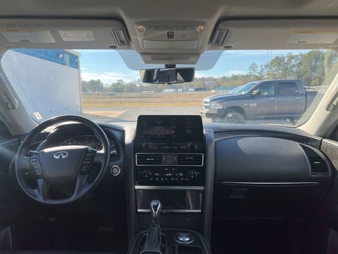 Used 2024 INFINITI QX80 Luxe image 9