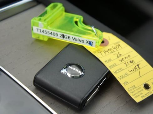 New 2026 Volvo XC90 B6 Ultra image 24