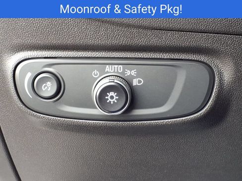 Used 2024 Chevrolet Equinox LT FWD image 25