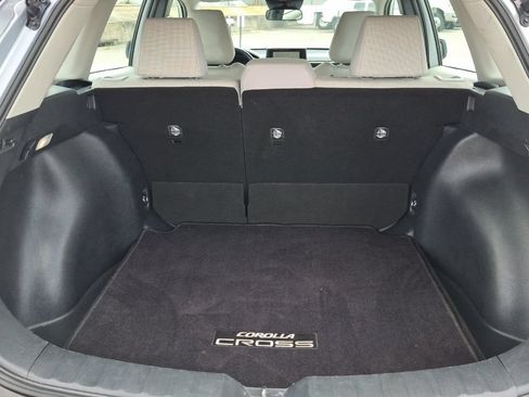 Used 2024 Toyota Corolla Cross L FWD image 15