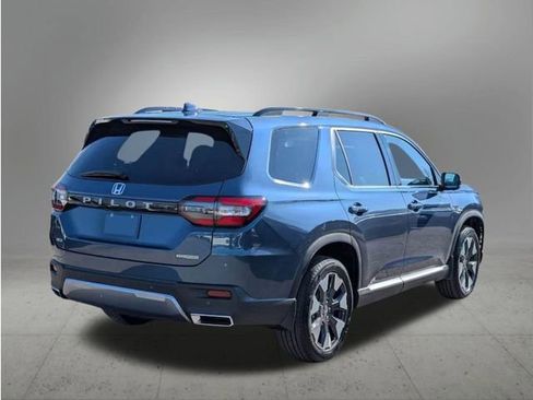New 2026 Honda Pilot Touring image 5