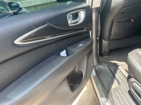 Used 2019 INFINITI QX60 Luxe w/ Essential Package FWD image 9
