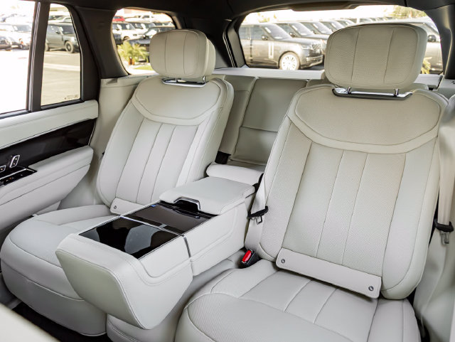 New 2026 Land Rover Range Rover Autobiography AWD/4WD image 30