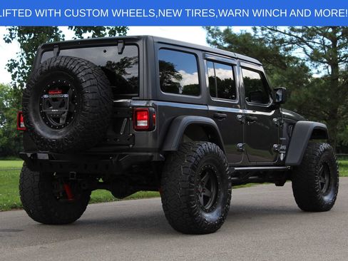 Used 2019 Jeep Wrangler Unlimited Sahara w/ Cold Weather Group AWD/4WD image 7