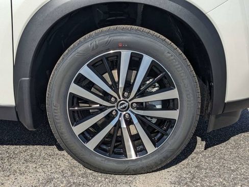 Certified 2024 Nissan Pathfinder Platinum w/ Cargo Package image 12