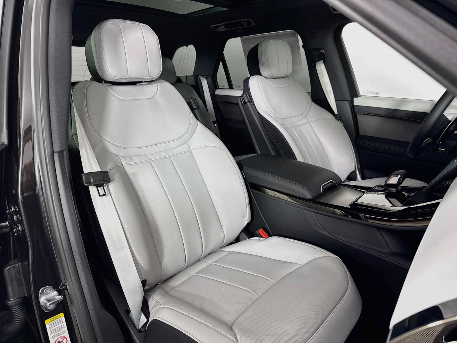 New 2027 Land Rover Range Rover Long Wheelbase SE AWD/4WD image 29