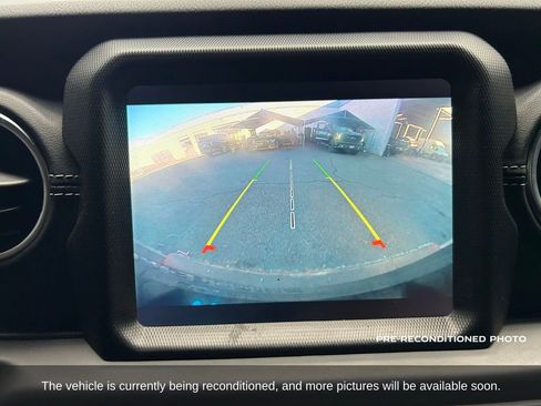 Used 2022 Jeep Wrangler Unlimited Sahara w/ Cold Weather Group image 19