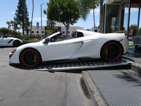 Used 2015 McLaren 650S Spider RWD image 5