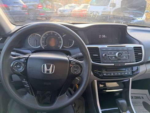 Used 2016 Honda Accord LX image 18