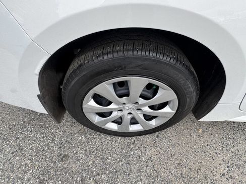 Used 2024 Toyota Corolla LE image 21