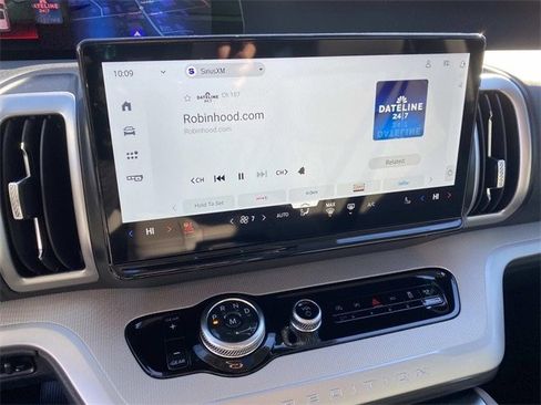 New 2025 Ford Expedition Active image 35