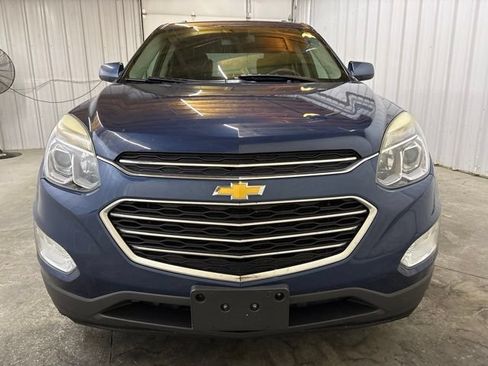 Used 2017 Chevrolet Equinox LT FWD image 2