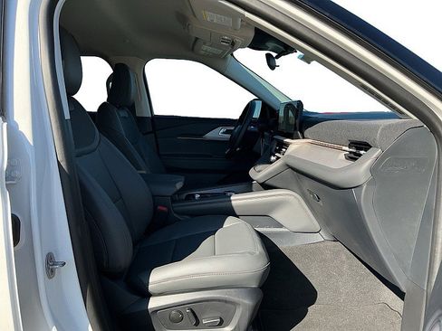 New 2026 Ford Explorer ST-Line w/ ST-Line Street Pack image 11