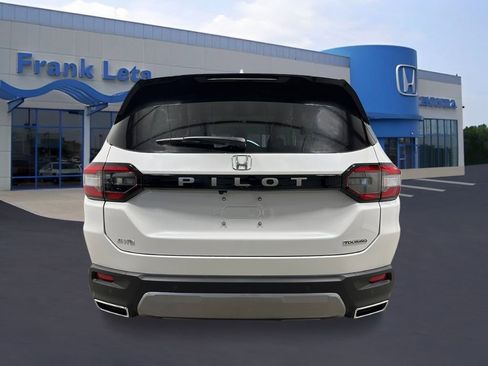 New 2026 Honda Pilot Touring image 4